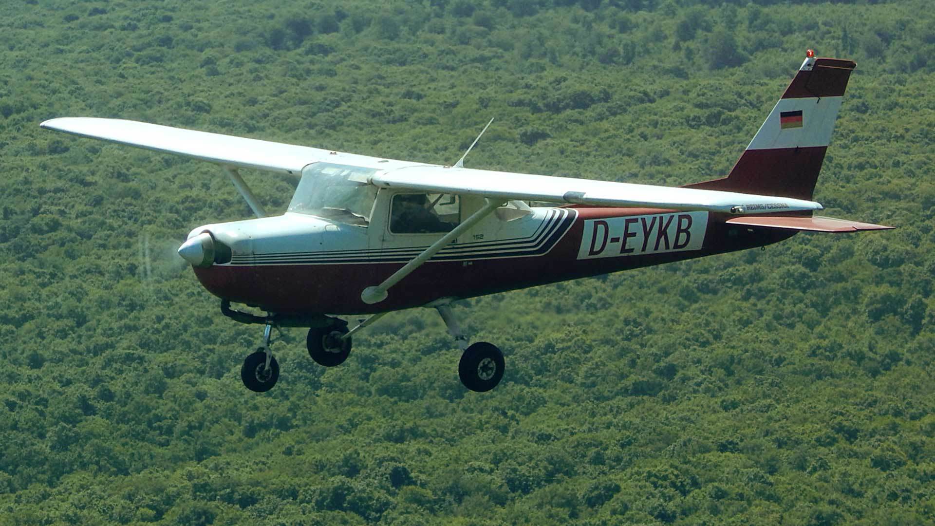 Cessna f152 D EYKB alt bearbeitet
